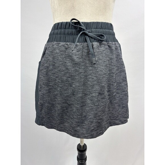Athleta Excursion Hybrid Skort Mini Skirt Grey Size Small Pockets Elastic Waist - Picture 2 of 13